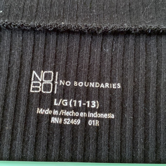 Black top from NO BOUNDARIES - Picture 2 of 3